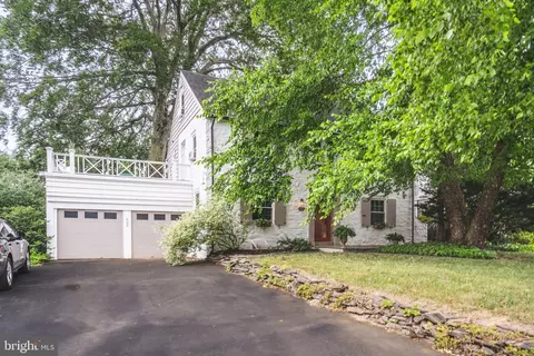 2440 Garrett Rd, Drexel Hill, PA 19026
