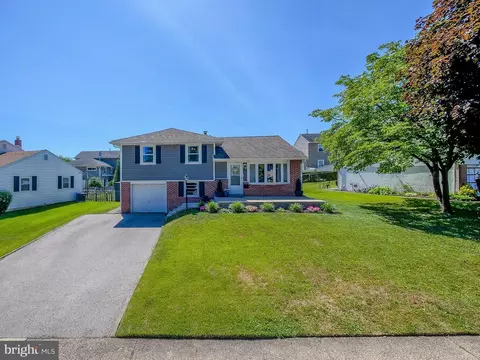 321 Hastings Blvd, Broomall, PA 19008