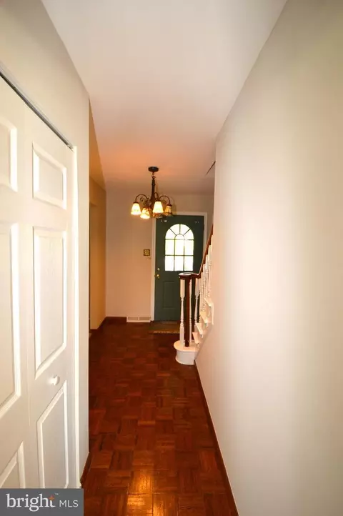 Entry Way - 2404 W Colonial Dr, Boothwyn, PA 19061 photo 2 of 3