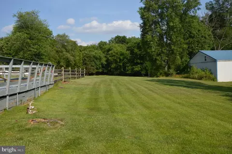 Exterior - 2404 W Colonial Dr, Boothwyn, PA 19061 photo 3 of 3