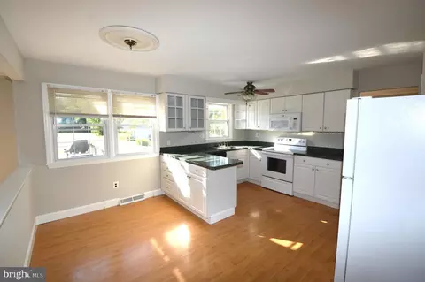 Kitchen - 2404 W Colonial Dr, Boothwyn, PA 19061 photo 3 of 4