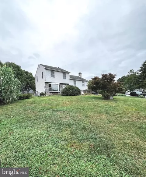 Exterior - 2210 E Helms Mnr, Ogden, PA 19061 photo 4 of 6