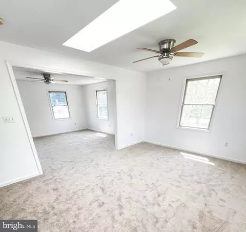 Living - 2210 E Helms Mnr, Ogden, PA 19061 photo 7 of 10