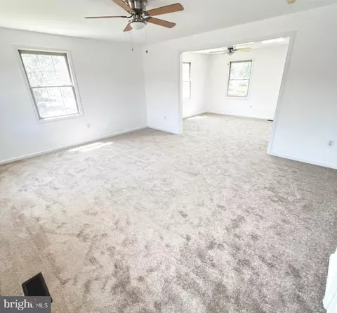Living - 2210 E Helms Mnr, Ogden, PA 19061 photo 9 of 10