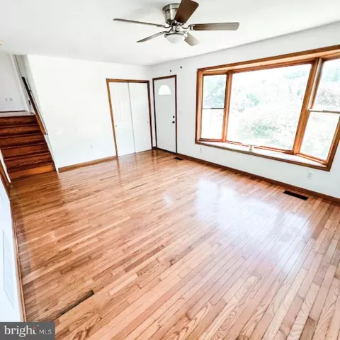Living - 2210 E Helms Mnr, Ogden, PA 19061 photo 4 of 10