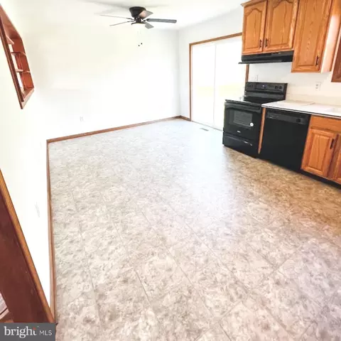 Kitchen - 2210 E Helms Mnr, Ogden, PA 19061 photo 2 of 3