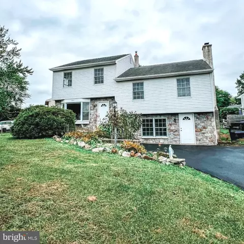 Exterior - 2210 E Helms Mnr, Ogden, PA 19061 photo 5 of 6