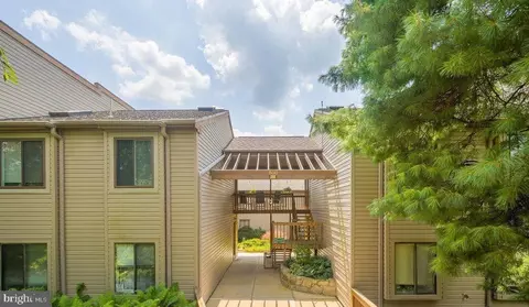 814 Pritchard Pl, Newtown Square, PA 19073