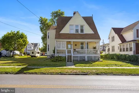 37 W Amosland Rd, Norwood, PA 19074