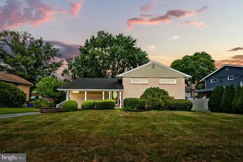 405 Burns Dr, Springfield, PA 19064