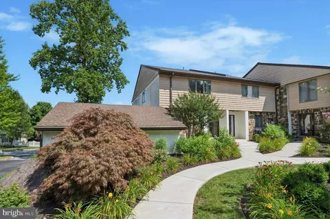 1 Eagleview Dr, Newtown Square, PA 19073