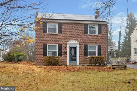 165 Netherwood Dr, Springfield, PA 19064