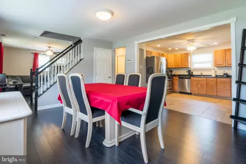 Entry Way - 2317 Cedar Ln, Secane, PA 19018 photo 1 of 3