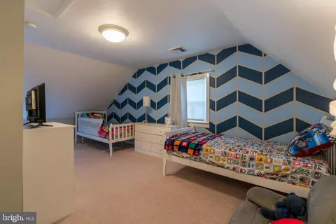 Bedroom - 2317 Cedar Ln, Secane, PA 19018 photo 4 of 5