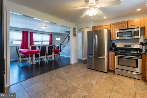 Entry Way - 2317 Cedar Ln, Secane, PA 19018 photo 2 of 3