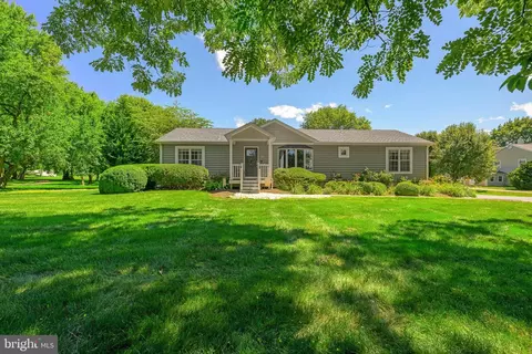 1158 Chelsea Rd, Aston, PA 19014