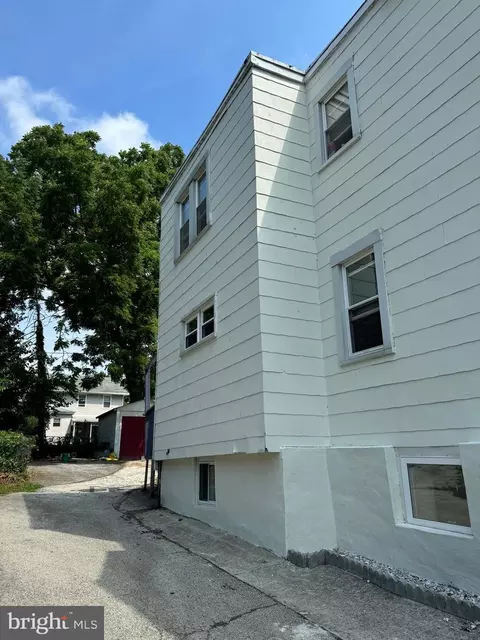 314 S Fairview Ave, Upper Darby, PA 19082 photo 2