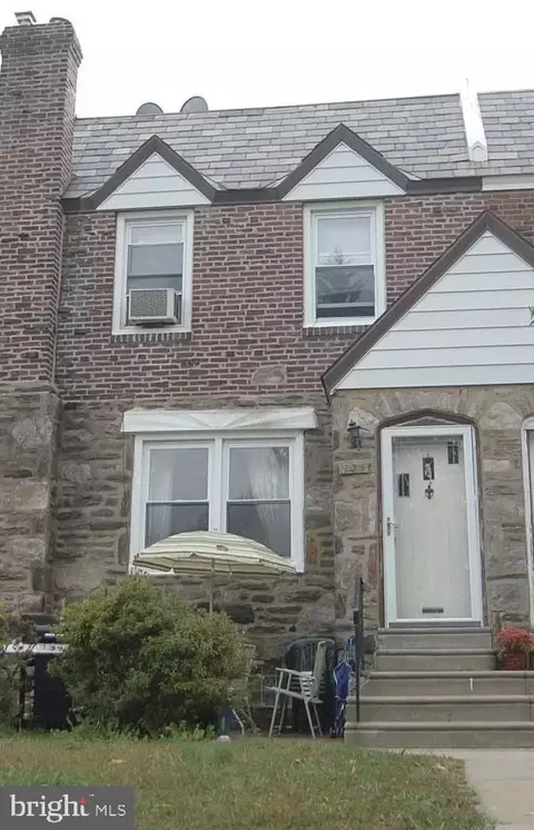 131 Academy Ln, Upper Darby, PA 19082