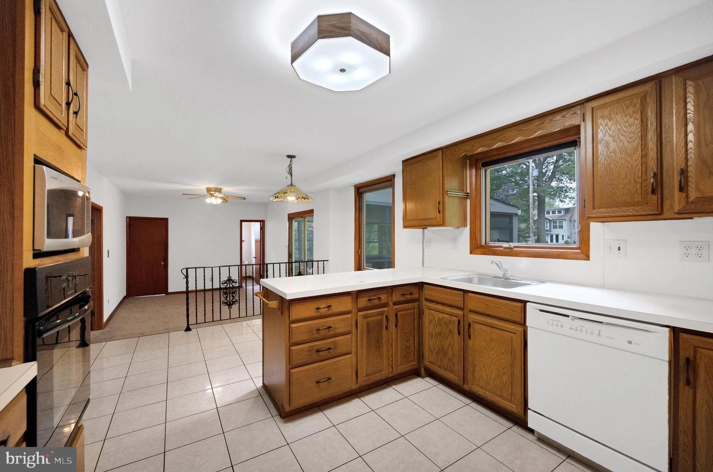 406 Bickmore Dr, Wallingford, PA 19086 photo 10