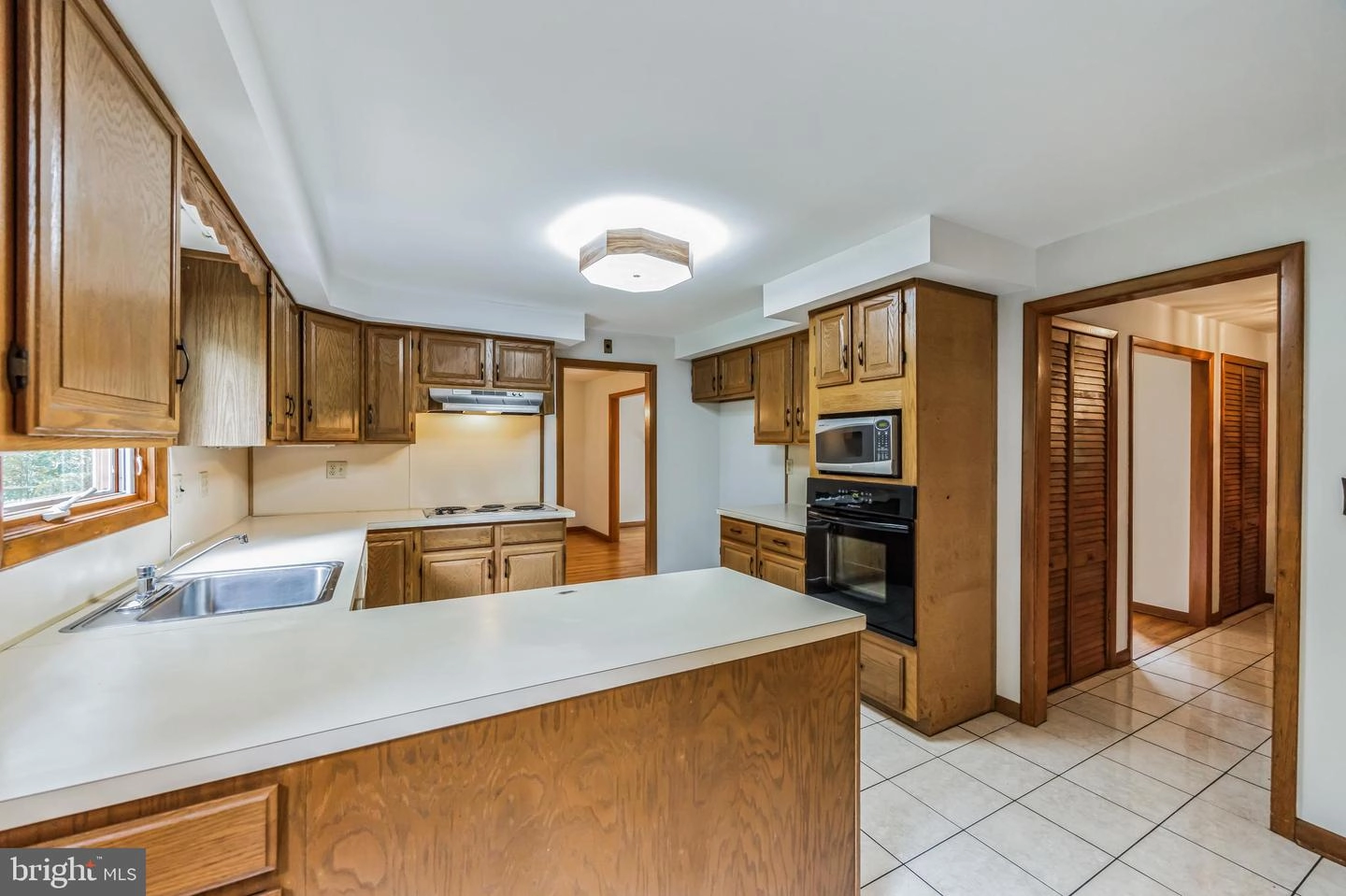 406 Bickmore Dr, Wallingford, PA 19086 photo 9