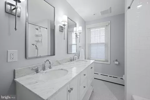 Bath - 404 N Wayne Ave, Wayne, PA 19087 photo 3 of 6