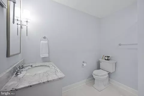 Bath - 404 N Wayne Ave, Wayne, PA 19087 photo 2 of 6
