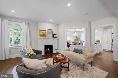 Living - 404 N Wayne Ave, Wayne, PA 19087 photo 3 of 4