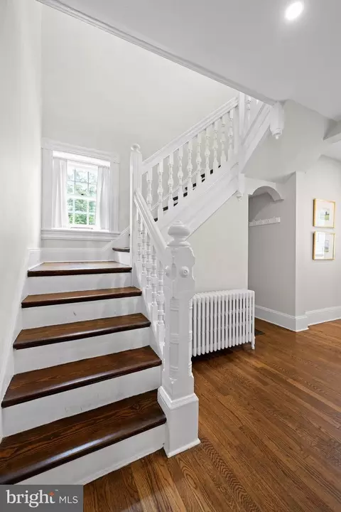 Entry Way - 404 N Wayne Ave, Wayne, PA 19087 photo 5 of 6