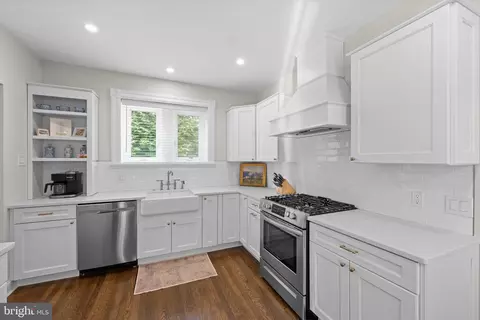 Kitchen - 404 N Wayne Ave, Wayne, PA 19087 photo 2 of 5