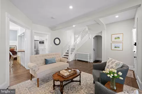 Entry Way - 404 N Wayne Ave, Wayne, PA 19087 photo 1 of 6