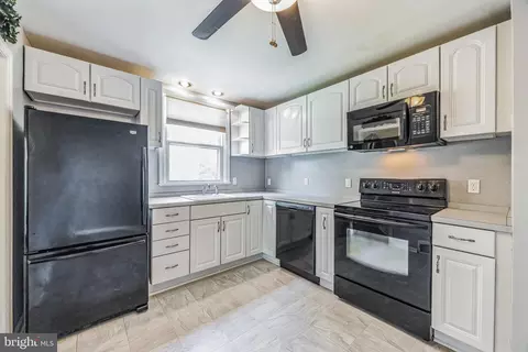 709 Windsor Pl, Wallingford, PA 19086 photo 9