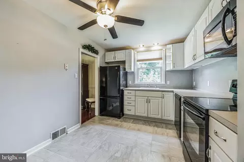709 Windsor Pl, Wallingford, PA 19086 photo 10