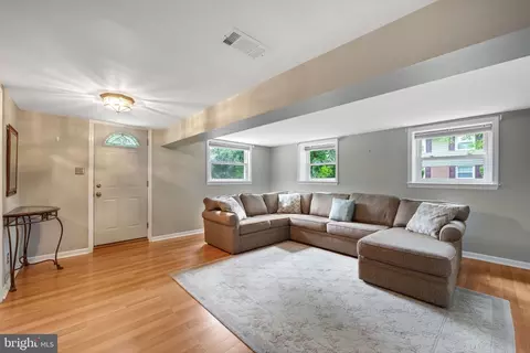 709 Windsor Pl, Wallingford, PA 19086 photo 12