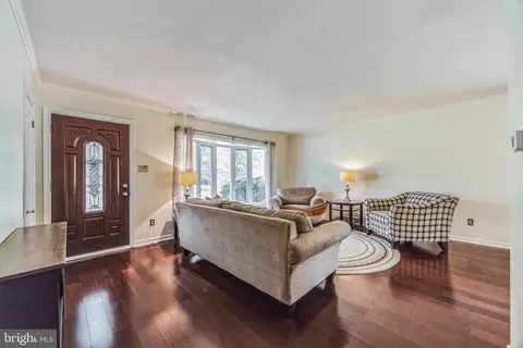 709 Windsor Pl, Wallingford, PA 19086 photo 3