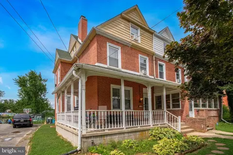 34 N Clifton Ave, Aldan, PA 19018