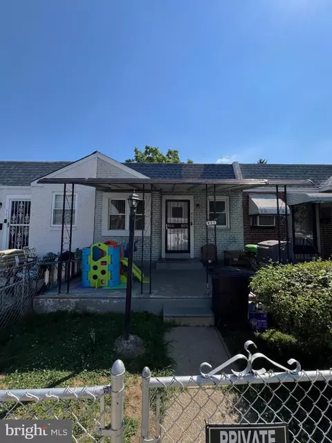 927 Burnside Rd, Sharon Hill, PA 19079