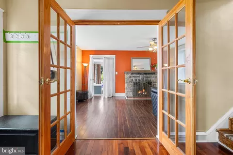 Entry Way - 413 Netherwood Rd, Upper Darby, PA 19082 photo 2 of 5