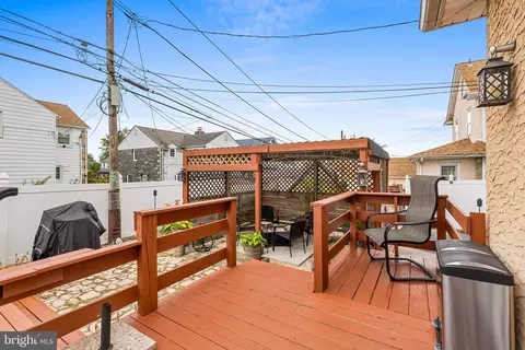 Exterior - 413 Netherwood Rd, Upper Darby, PA 19082 photo 7 of 10