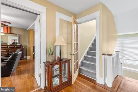 Entry Way - 413 Netherwood Rd, Upper Darby, PA 19082 photo 3 of 5