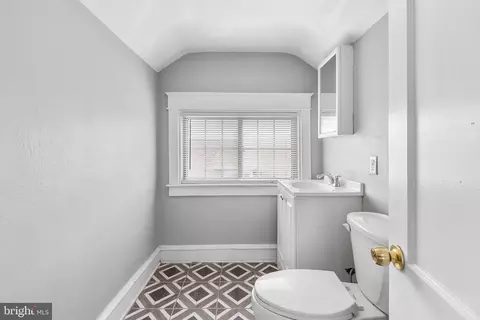 Entry Way - 413 Netherwood Rd, Upper Darby, PA 19082 photo 5 of 5