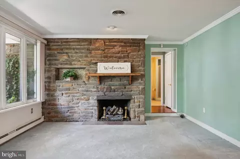 Living - 417 Pinecrest Rd, Springfield, PA 19064 photo 2 of 6