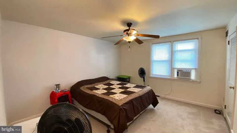 Bedroom - 1094 Hopkins Ave, Glenolden, PA 19036 photo 2 of 3