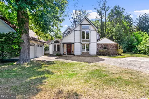 109 S Radnor Chester Rd, Wayne, PA 19087