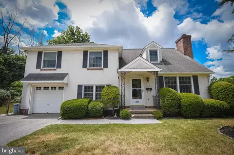 287 S Devon Ave, Wayne, PA 19087