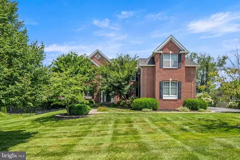 12 Pin Oak Dr, Chadds Ford, PA 19317