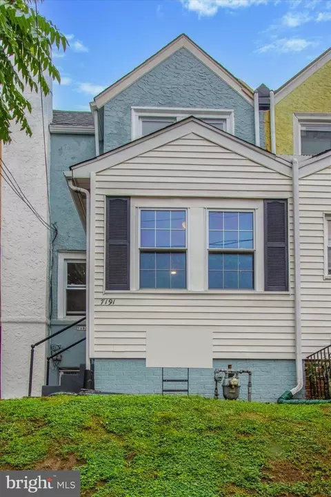 7191 Radbourne Rd, Upper Darby, PA 19082 photo 2