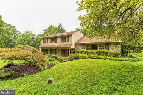 125 W Bishop Hollow Rd, Media, PA 19063