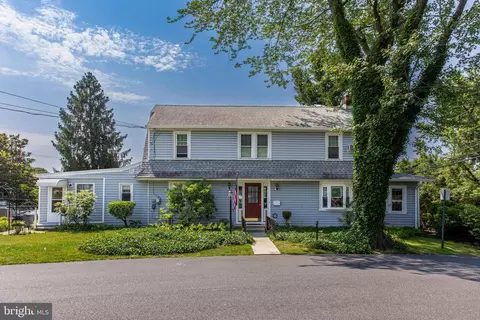 328 Morton Ave, Folsom, PA 19033