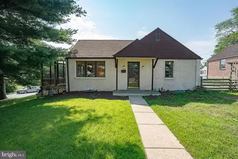 35 Hillside Rd, Broomall, PA 19008