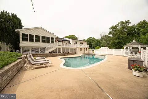 Exterior - 8 Devon Ln, Media, PA 19063 photo 15 of 18